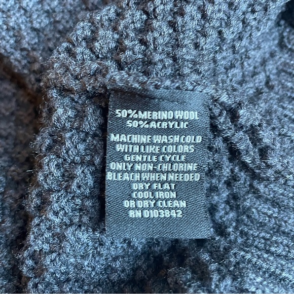 Neiman Marcus | Men's V neck Merino Wool Cabel Shawl Cardigan Sweater XL Black - Picture 5 of 8